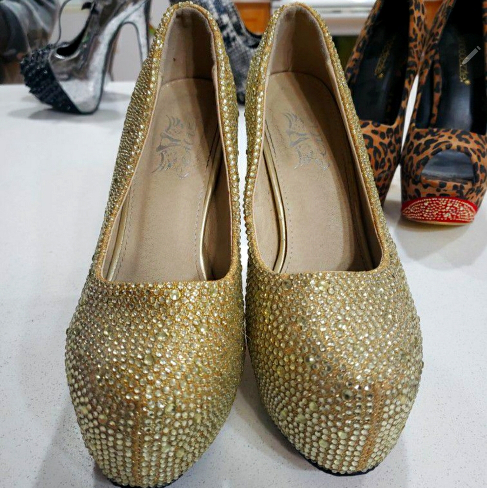 Heels - Picture 3 of 3